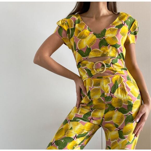 🍋 Farm Rio Lemon Print Cut-Out Belted Jumpsuit – Size Small 🍋 ✨ Zesty, flirty - Picture 1 of 10